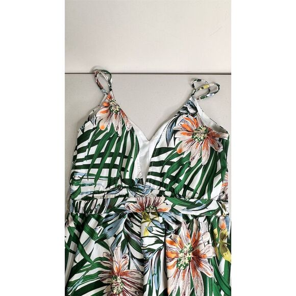 Fashion Nova Women's Tropical Floral Slit Leg Sleeveless V-Neck Size M J… - Picture 11 of 14